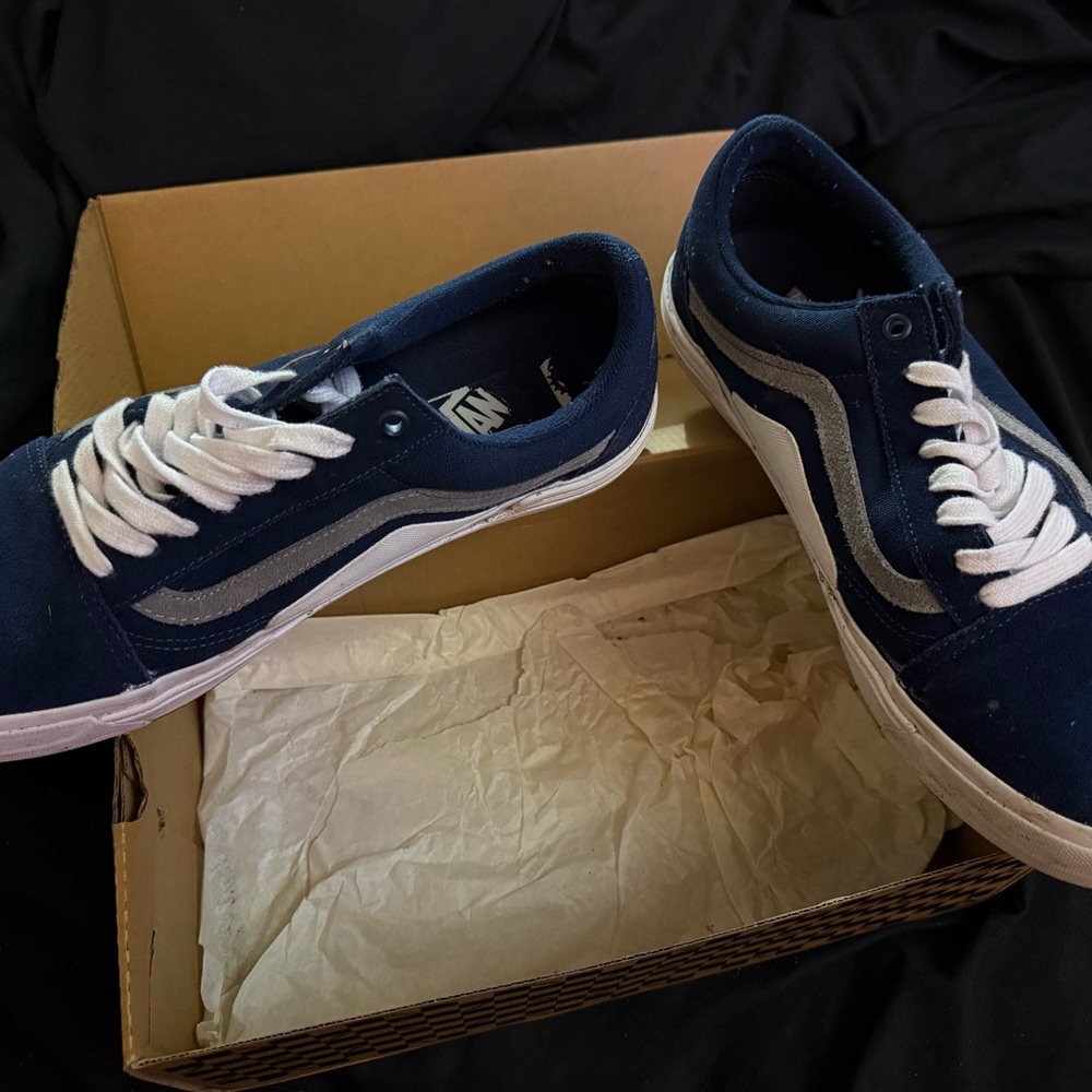 Vans Men's Navy and White Sneakers